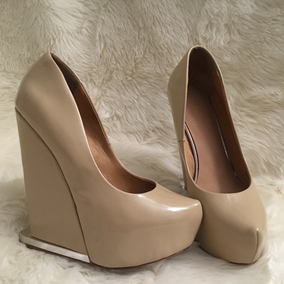 L.A.M.B. Patent Leather Nude Wedges - Picture 5 of 6